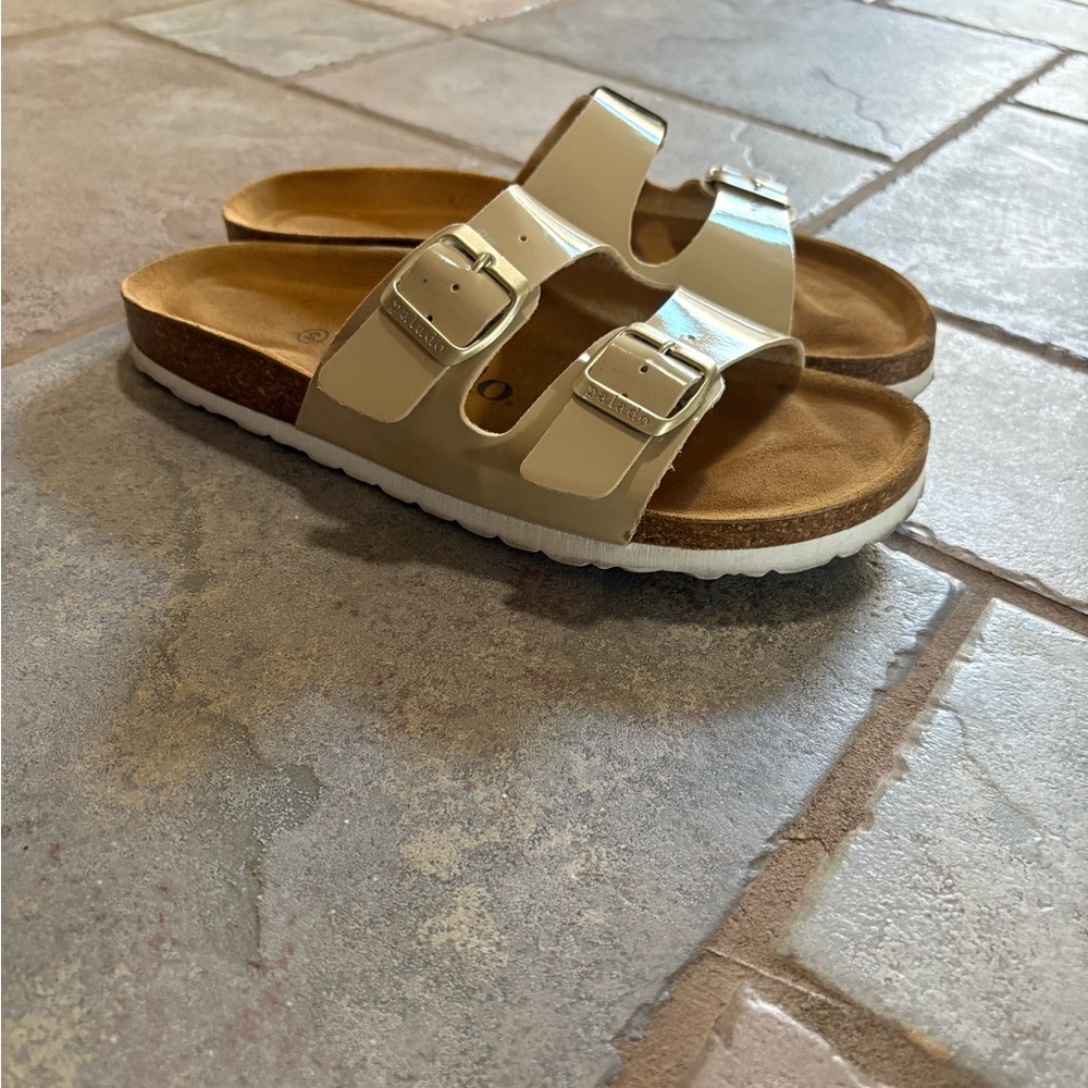 Women's Cream Sandals with Buckle Straps